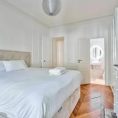 Gorgeous Next To The Champs-elysees Paris