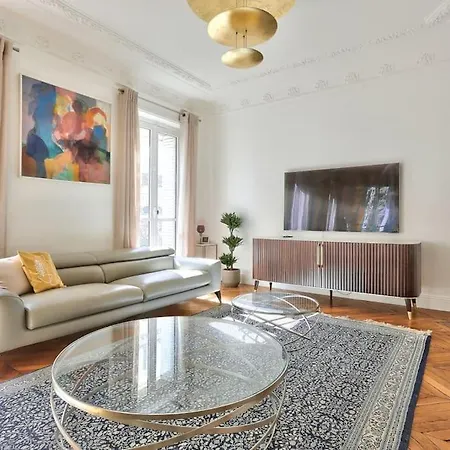 Gorgeous Next To The Champs-elysees Lejlighed Paris
